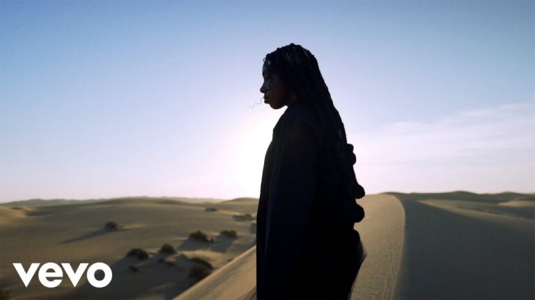 Dua Saleh – Glow (feat. Bon Iver) music video