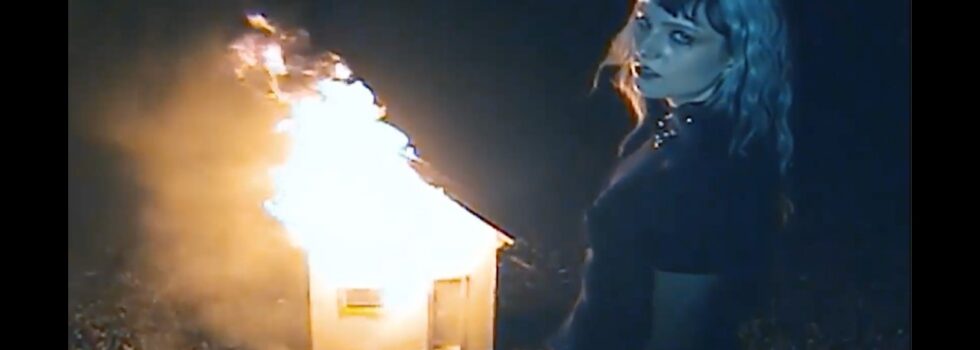 FKA Rayne – Sinking House