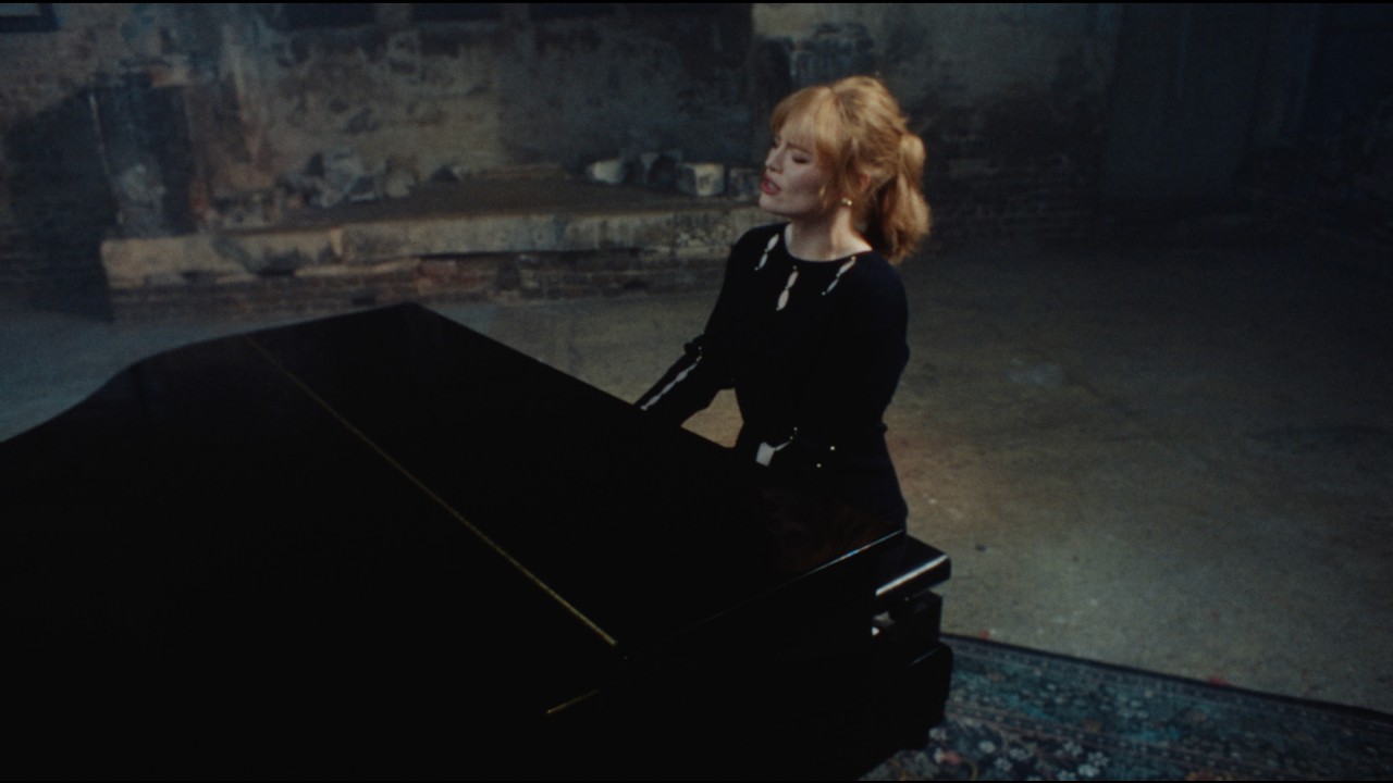 Freya Ridings – Wild Horse