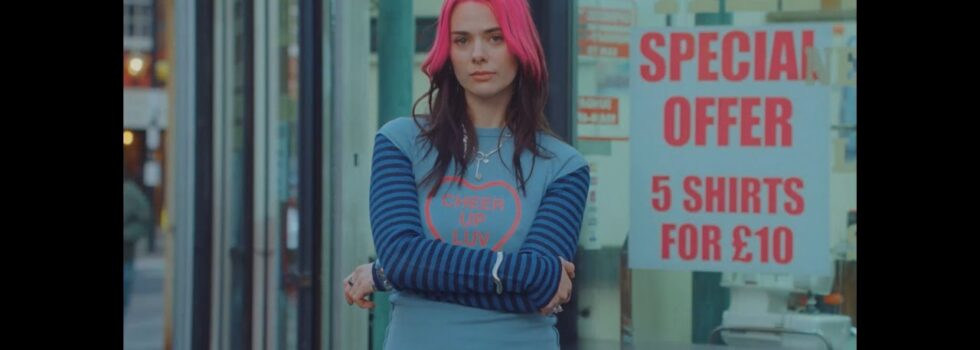 girli – Slap On The Wrist