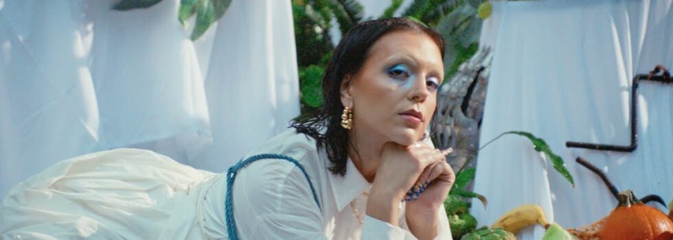 googly eyes – Bruises on the Peach