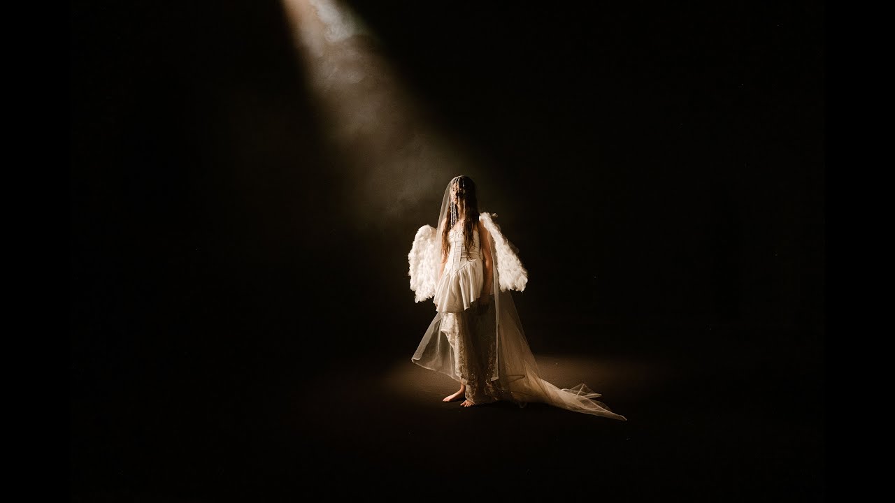 KAAT – Kaos (feat. JaneBay)