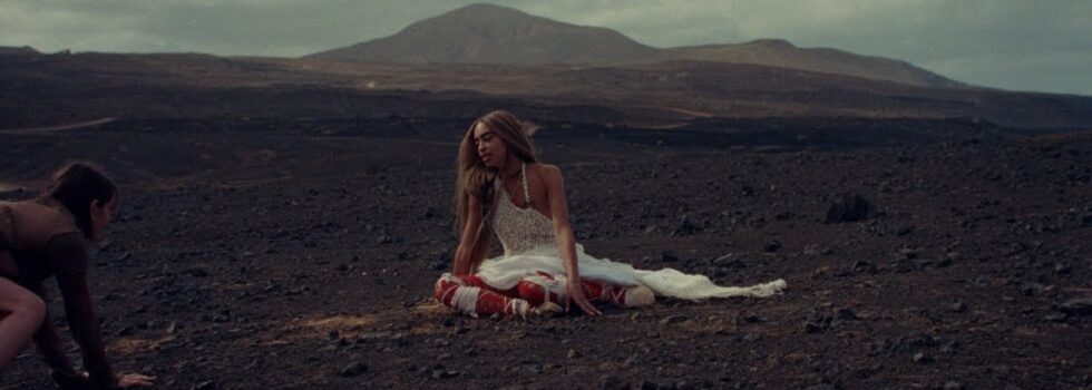 Kelsey Lu – Running To Pain