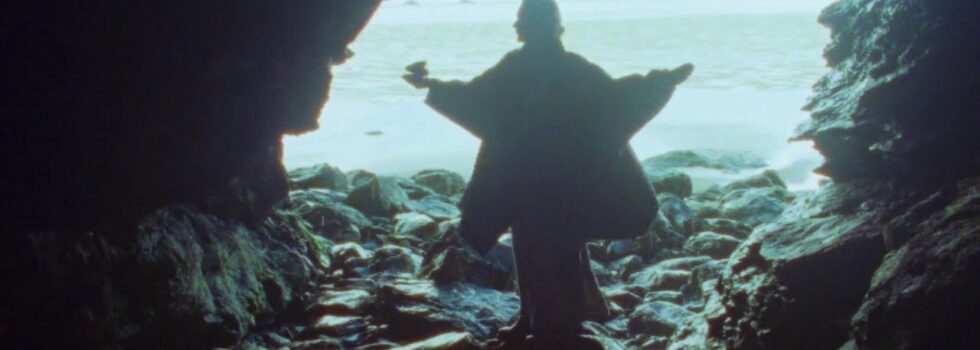 Laura Misch – Echoes