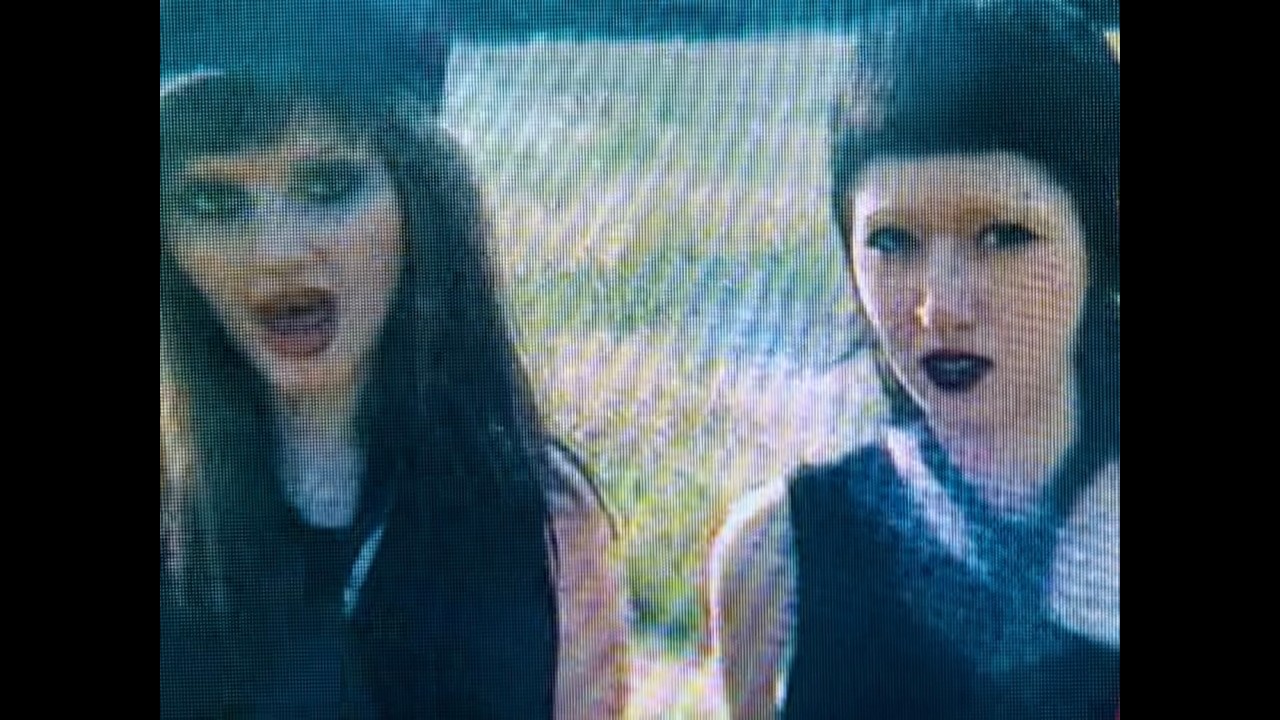 Mad Iris – Employee of the Month