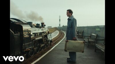 MIKA – Excuses For Love