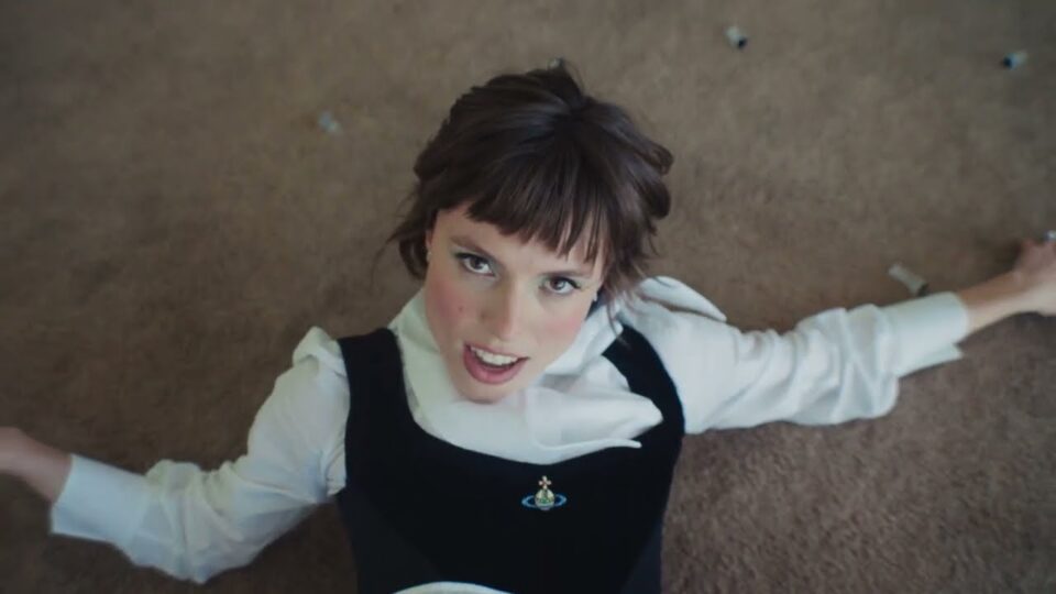 Mia Nicolai – Nothing Compares To This Feeling music video