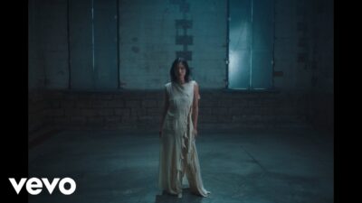 Sarah Kinsley – Lonely Touch