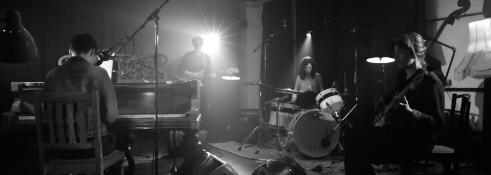 Savages – Paranoid