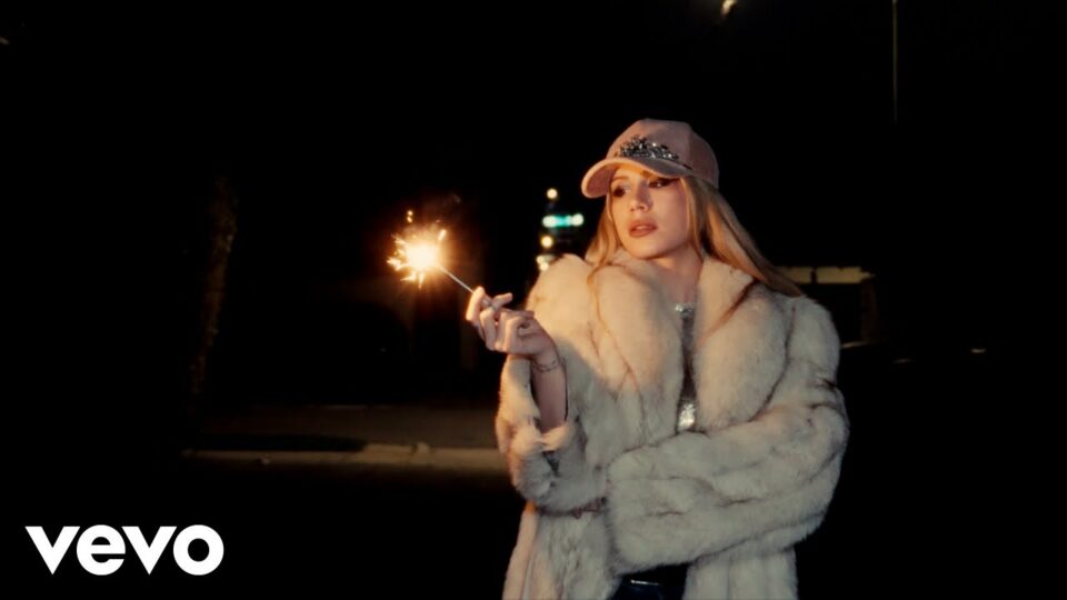 Slayyyter – WHAT IS IT LIKE, TO BE LIKED