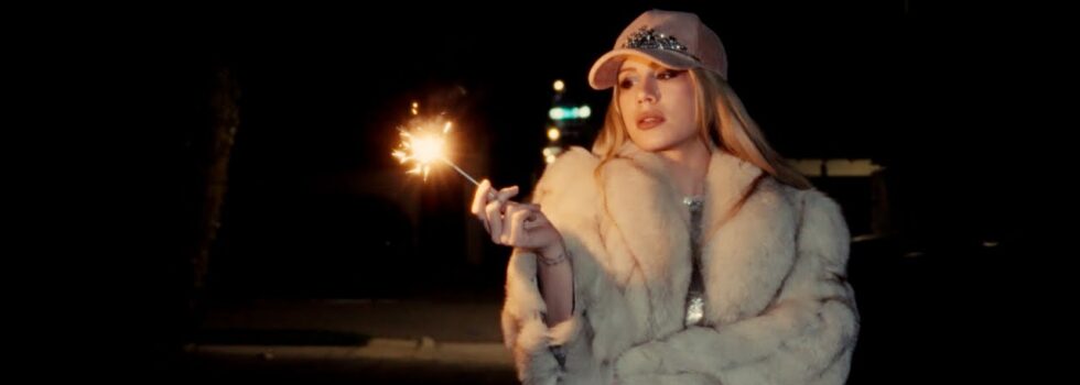 Slayyyter – WHAT IS IT LIKE, TO BE LIKED