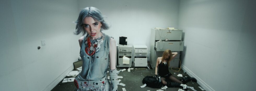 Sophie Powers – klepto (Feat. Lexiue Liu)