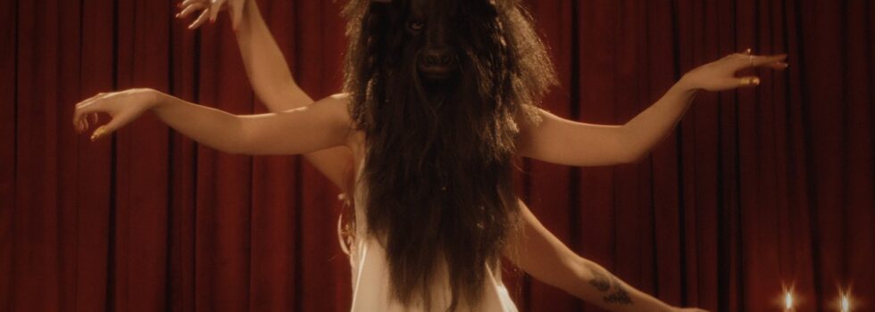 STARBENDERS – The Beast Goes On