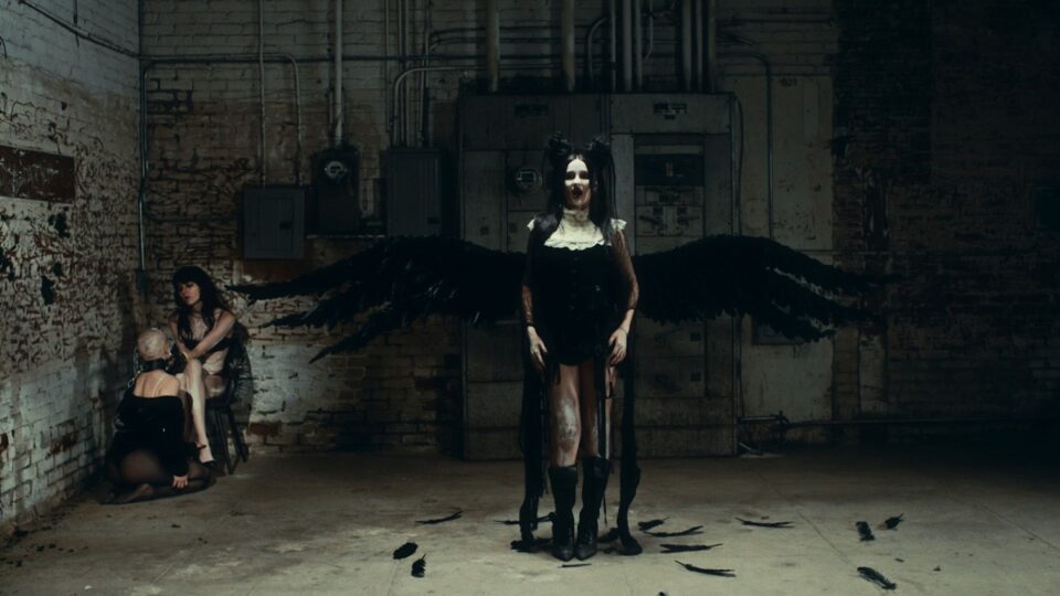 Valencia Grace – Slut