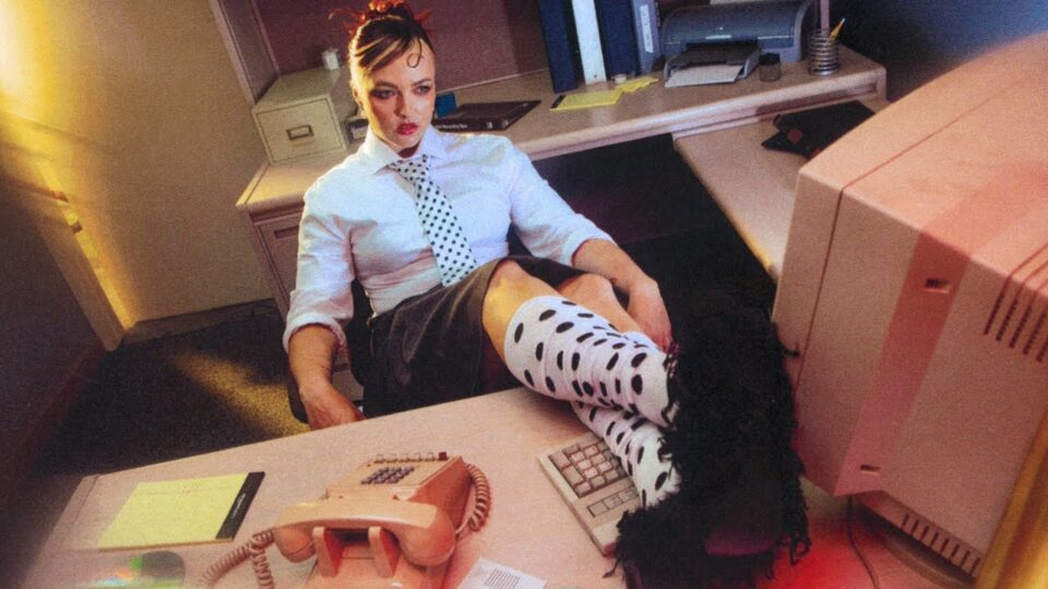 tiLLie – off the hook