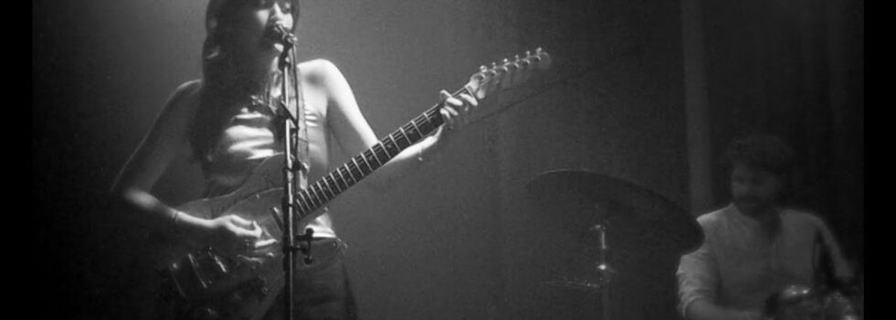 Zo Lief – She Makes You Look Twice