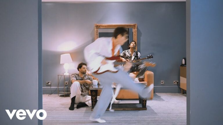 Cruz Beckham – waste your pain music video