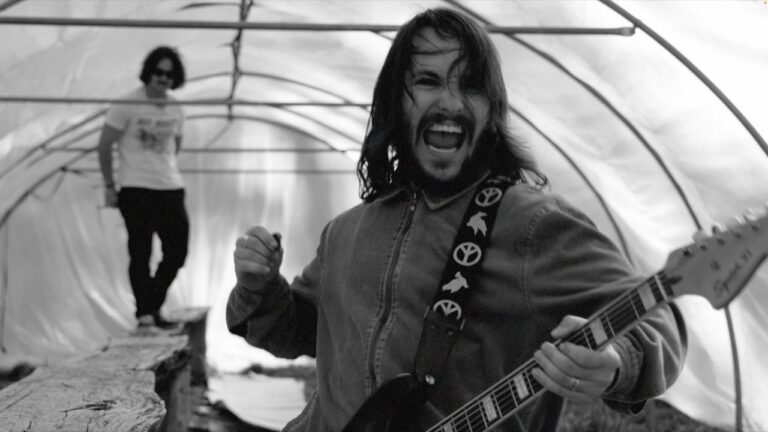Roxferry – CYANIDE music video