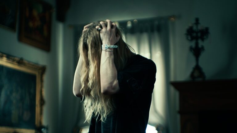 Blakswan – Something In the Way music video