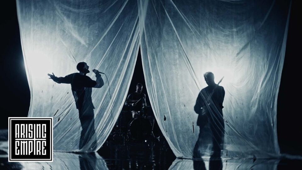 FLOYA – Juneau (OFFICIAL VIDEO) — directed by Yann LCR & Aurélien Mariat — music video music video