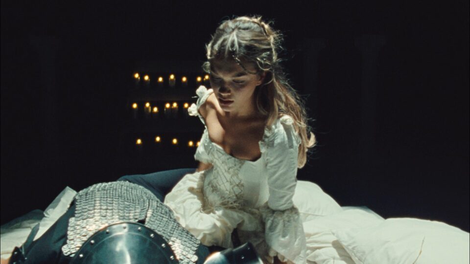 Isabel van Gelder - Heartless (Official Music Video) — directed by Leon Vervoort — music video music video